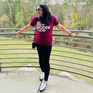You see it! 
Big Faith! Bigger GOD! 
Thanks to @godconsideredme for gifting me with this shirt. 💕💕 

Happy Sunday y’all remember you have the power and authority to command your day! Make it a good one! 

What’s on the menu for today? Need some ideas for a good ole Sunday dinner. 

#sunday #bigfaith #biggerGod #christianinfluencers #jacksonvillemoms #wits