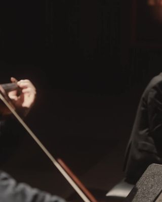 Amy Beach’s Romance Op.23 for violin and piano was premiered by Maude Powell with the composer at the piano. The entrancing dialogue between violin and piano piece is performed here by violinist @augustinhadelich with pianist Orion Weiss. ⁣
🎧link in bio