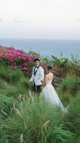 When the sunset tried its best, but their love outshined it all. 💖🌄

The Wedding of Arthur & Sandy

Wedding Planner: #Varawedding @carlinptricia
Venue: @tirthabali
MUA: @sherlyamakeup
Decoration: @fransdecor
Photo: @lovoto.bali
Video: @voirpictures
String Trio: @moira.ensembles
DJ: @musicforlife_dj @yydipayana
Stall Gelato: @gelatofactorybali
Sound & Lighting: @tbsoundlightingbali

#weddingplannerbali #wobali #baliweddingceremony #destinationweddingbali #balireception #balibride #baliwo #varawedding #weddingorganizerbali #weddingdibali #weddingplanning #weddingplanner #weddinginbali #weddinginspiration #weddinginspo #weddingideas #baliweddingceremony #marriedinbali #stylemepretty #baliwedding #sunset #balisunset