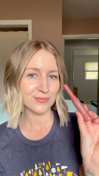 just a quick n’ simple makeup look with all clean products, ofc 😃

@rmsbeauty suncoverup SPF50 tint: this is a new launch! I was shocked at the coverage when I first tried it; it’s like a foundation. has a beautiful naturally radiant, slightly dewy finish but feels really light. I find that one big pump can be a lot at first so I like doing tiny little pumps and build it up. I wear shade Ivory! (code ORGANICALLYBECCA20)

@paiskincare impossible glow drops: love mixing these in with foundation for an extra warm, glowy base. these are the Rose Gold drops!

@tokbeauty volumizing brow gel: my fave! I helped them create this Taupe shade which is perf for darker blondes (code ORGANICALLYBECCA)

@ogee volumizing mascara: really awesome at lengthening lashes and does not get clumpy or flaky at all.

@‌rmsbeauty legendary serum lipstick: this is one of their newer nude shades, Mae, which I cannot stop using! (code ORGANICALLYBECCA20)

all products linked in my bio 😙
*affiliate links, some of these were gifted to me with no obligation to share.