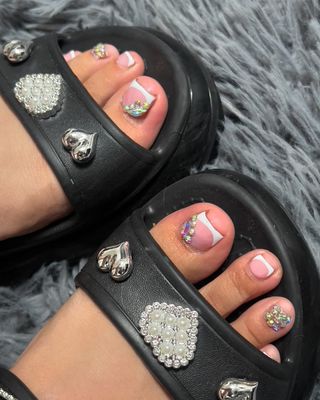 Get ready to dazzle! ✨ Treat yourself to a fabulous French tip pedicure with stunning gems! 💎💅 Book your appointment today and step out in style! 💖•
• @cre8tionproducts W01 & P06
•#GlamNails #FrenchTipPedicure #DazzlingFeet #NailGoals #deluxepedicure #uplandpedicure #ranchocucamonga 
#pedicuretime #nailcare #nailinspo #pedicurelove #nailgoals #nailedit #naildesigns #pedicure #nailsalon #instanails