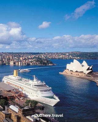 For jaw-dropping views of Sydney’s star attractions – the Opera House and Harbour Bridge – it doesn’t get much better than the Four Seasons Hotel Sydney. But if the skyline doesn’t sweep you off your feet, the properties’s fine dining offerings, sophisticated décor, and executive club lounge with its hotel-within-a-hotel concept certainly will. @steffenmichels checks in. 
.
Link in bio

#OutThereReviews @fssydney #TravelInStyle #LuxuryHotels #HotelExperience #VisitSydney