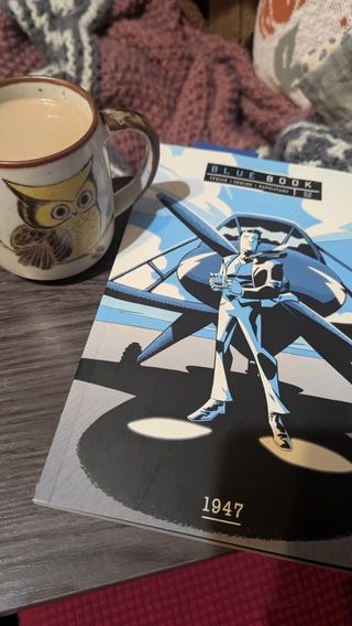 My morning coffee and the graphic novel I'm going to finish! I love this series the artwork is so amazing!! #bluebook
.
.
.
.
#reading #bookworm #readingaddict #currentlyreading #goodreads #projectbluebook #coffee