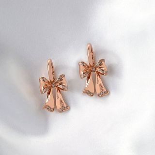 💕So many bows… so little time. 

Are you loving the demure 🎀 trend too!? 

Vote for your fav bow look below 🔽

🪩Spend $75 and add a Luxe Bow necklace for just $29 with code TGBOWTIFUL this month!

#bow #bowjewelry #bowtiful