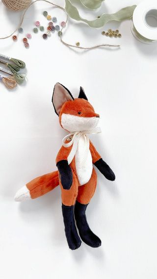 🦊 making Anthro animals scaled down 75% is now my favorite toy to make. 
♥️I think if I was to be making toys to sell at a venue somewhere I would be making these, they just look so cute! Feel free to sell the toys you make with my patterns (simply write down somewhere that they are made from my patterns). 
♥️ I always love to see you guys make toys for sale with my patterns! 🥰🥰🥰 
#10x2studio #sewing #dollmaking #sewingproject #toymaking #sewingpattern #toymaker #plushies #sewingforkids #ragdoll #heirloomtoys #fox