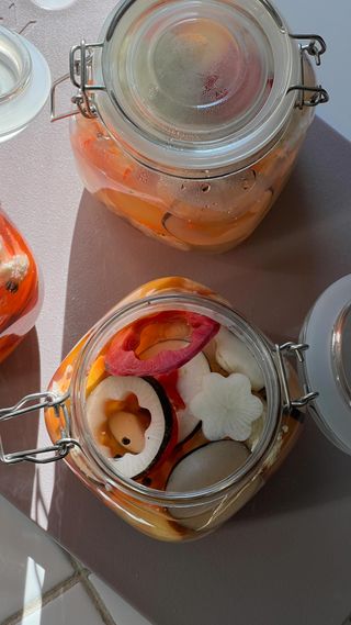 A little crunch, a little tang, and a whole lot of chopping practice. These colorful winter pickles are perfect for adding some brightness to your meals this season — not to mention a solid way to work on those Chopping Challenge knife skills this month 😉