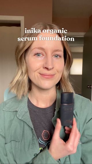 inika organic serum foundation ✨ I bought this to try bc it seemed like a promising dupe for the discontinued Kosas Tinted Face Oil and Vapour Velvet Glow Foundation (RIP)…and it is!

it’s also 39% organic, 100% naturally derived, and free from silicones, lake dyes, phenoxyethanol, synthetic fragrances, parabens, and other nasties.

tap the link in my bio for an (affiliate) link to this foundation + a blog post with my FULL REVIEW! (pros/cons/more deets)