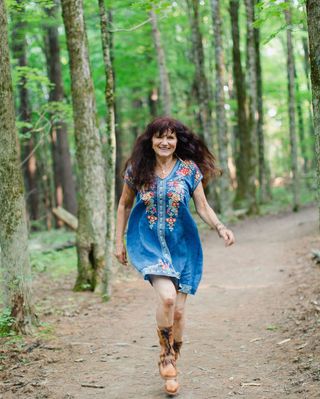 🌿 Have you ever wondered what kind of herbalist you are—deep down in your roots?

We created a fun little quiz to help you discover your unique herbal archetype, along with a plant ally who’s walking right beside you. It’s like receiving a gentle nudge from the green world saying, “𝘠𝘦𝘴, 𝘵𝘩𝘪𝘴 𝘪𝘴 𝘺𝘰𝘶𝘳 𝘱𝘢𝘵𝘩.”

You’ll receive a thoughtful description of your archetype, stories to guide your way, and a plant friend chosen just for your journey.

✨ To receive the link, simply comment Pathfinder below and we’ll send it your way. 🌱

The plants are calling… let’s find out where your path leads.

📸 by @daniellecohenphotography 

#theherbalpathfinder #rosemarygladstar #scienceandartofherbalism 

https://scienceandartofherbalism.com/the-herbal-pathfinder/