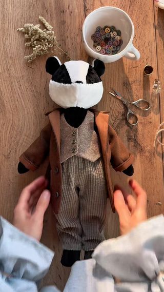 Welcome Mr Badger to the Anthro Family! 😃 
Badger sewing pattern comes with patterns for: coat, pants, vest, and glasses! 👌🏻 
Badger pattern can be found in my etsy shop 10x2Studio as well as my website (both linked in bio).
Enjoy 50% off on Badger and 30% all other patterns for the rest of the week! 🥳 
#10x2studio #sewing #toymaking #sewingproject #sewingpattern