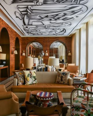 Reimagined with the unmistakable creative stamp of design legend Philippe Starck, this former 1970s postal sorting centre in Paris’ 16th arrondissement is now an eclectic, multi-level hideaway with a subterranean fitness club and relaxed Mediterranean restaurant.
.
Link in bio

#OutThereReviews @brachparis #HotelDesign #InteriorDesign #VisitParis