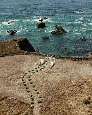 This coastal cliffside wedding came to life with bold modern design 🤎 See all of the details brought to life by @roqueevents now on @greenweddingshoes!

Planning + Design: @roqueevents
Venue: @switzerfarm
Photographer: @samanthadeanphoto
HMU: @beauty_on_set
Paper + Signage: @bournepaperco
Floral: @floralluxe
Rentals: @encoreeventsrentals
Rentals: @foundrentalco
Entertainment: @djtanveer
Catering: @katiepowerscatering
Dessert: @pepitospaletas