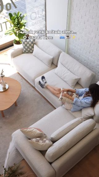 ‘Açık renk koltuk alma!’ diyenleri dinlemeyip şu anda açık renk koltuklarından izleyenler burada mı? 🙋‍♀️

Sen de açık renk Carle koltuğunda keyif yapabilir, herhangi bir kazada kolayca kılıfını değiştirebilirsin. Böylece istediğin koltuğu evine taşıyabilir, uzun yıllar boyunca hayatına adapte edebilirsin. 🤍☁️

Kılıflarını tamamını çıkarıp değiştirebileceğin Carle’ı keşfetmek için normod.com’a tıkla! 🔗