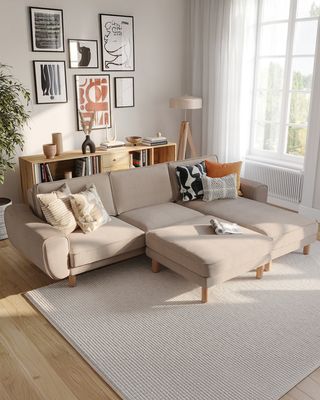 Bu alanda en çok dikkatini ne çekti? 🧐

Sıcacık ve ferah bir alan oluşturmak için bej ve sütlü kahveyi baz alarak dengeli bir renk paleti oluşturabilirsin. Köşe koltuk ve tekli berjer kombinasyonuyla hem kalabalık sohbetlere hem de tek başına dinlenmeye alan yaratabilirsin. Ayrıca köşe koltuğuna puf ekleyerek daha rahat ve keyifli bir atmosfere dönüştürebilirsin. 💫🌿

Sıcacık bir alan oluşturacağın Normod ürünlerini keşfetmek için normod.com’a tıkla! 🔗