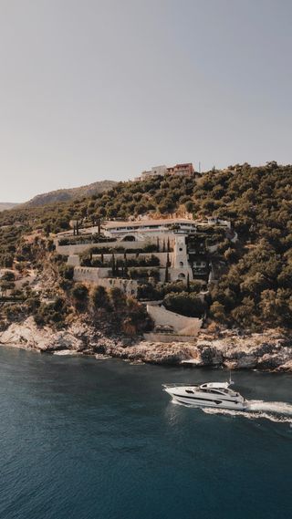 Carved into the limestone cliffs of Corfu’s northeast coast, this awe-inspiring Ultima property is often likened to a ’superyacht on land’ for its privacy and personalised service. There’s no better place to surrender to the Ionian islands’ timeless rhythm.
.
Link in bio

#OutThereReviews @ultima.corfu #LuxuryTravel #TravelInspiration