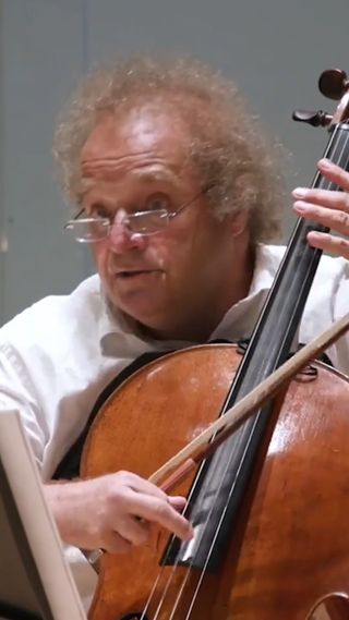 Candlelight, exquisite craftsmanship, and music that stirs the soul. ✨

The Takács Quartet returns to the stage with an unforgettable program blending timeless classics and a bold new world premiere by Clarice Assad. Let yourself be mesmerized by their unparalleled artistry.

📅 November 5 | Samueli Theater

🎟️ Get tickets: https://go.scfta.org/Takacs25