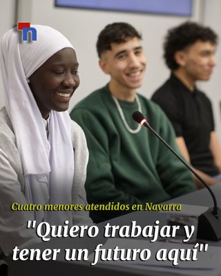 Souffiane Elarch, Ndaye Seck, Taha Fatah y Yousseff Rahou son cuatro de los casi mil jóvenes y menores a los que atiende el sistema de protección de Navarra. Cuatro historias de resiliencia, aprendizaje y esfuerzo en busca de un presente y un futuro mejor. Todos ellos dejaron atrás sus raíces, aunque no pierden el contacto con sus familias, que siguen “con orgullo” su camino desde la distancia. Los pasos les llevaron casi por azar a Navarra, donde, después de ser atendidos por el Gobierno foral, han empezado sus estudios y esperan encontrar el día de mañana un trabajo para poder quedarse aquí. “Nos gustaría seguir en Pamplona, una ciudad tranquila y en la que hay muy buena gente”, aseguran. 

📷 Fotografía: @isuberviola 

📲 Sus testimonios, en el link de nuestra bio

#Menores #Extranjeros #Inmigrantes #Jóvenes #Noticias #Navarra
