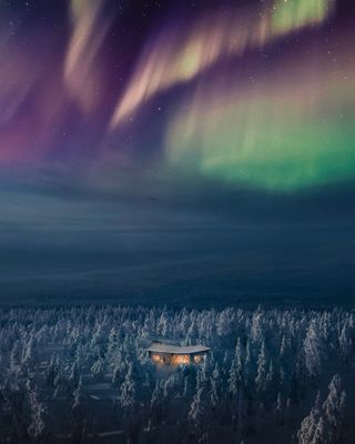 “Get some fresh air” was perhaps the first piece of ‘wellness’ advice we were all given as children, and apparently… not the worst. This December, Finland’s Octola Private Wilderness will launch its second resort, which promises to boost longevity by giving guests access to ultra-clean, scientifically monitored air.
.
Link in bio

@octolalodge @thepcagency @ourfinland