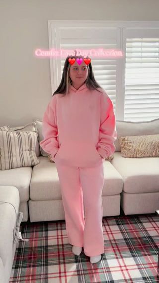 #ad Shop here https://comfrt.com/JESSICA83985 (search LOVE after clicking the link - 15% off at checkout) 

Like and comment SHOP PLEASE for links to the deal! 

The new @comfrt Love Day Collection is here - 4 color options but sizes are going fast! It’s on sale + get an extra 15% off with my link ❤️🩷❤️🩷