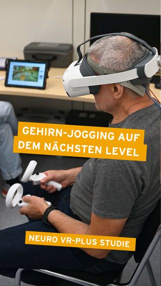 Gehirn-Jogging auf dem nächsten Level 🧠⚡

Mit transkranieller Gehirnstimulation und kognitivem Training in VR wollen wir die Gedächtnisleistung im Alter verbessern und Demenzerkrankungen aktiv entgegenwirken.

Auch ihr (oder vielleicht eher eure Eltern oder Großeltern) könnt an der NeuroVR-Plus Studie teilnehmen. Die wesentlichen Voraussetzungen dafür sind:
▶️ Ihr seid zwischen 60 und 85 Jahre alt.
▶️ Bei euch wurde keine neurokognitive Erkrankung (MCI, Demenz, AD) diagnostiziert.

Wenn ihr mehr Infos benötigt, mitmachen wollt oder Fragen habt kontaktiert uns gerne:
📞 055139 64838
📧 lukas.diedrich@med.uni-goettingen.de 
🌐 Link zur Studienseite in der Bio.