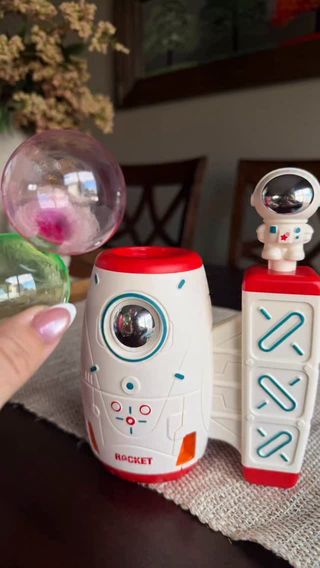 ✨Comment “shop” and I’ll send you the details to my exact DIY space magic balloon craft kit! Such a fun screen free toy for kids!

#amazon #amazonkids #kidssensoryplay #screenfreefun #kidstoys