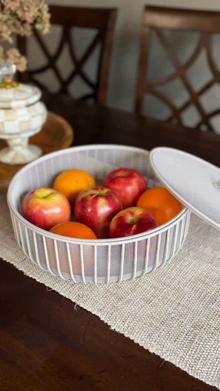 Comment “fruit” and I will send you a DM with the link to these awesome fruit baskets!! I love that they let the air in but fruit flies out! 

#amazonhome #fruitbasket #fruitflies #kitchenorganization #amazonfinds