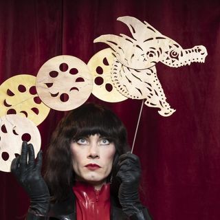 Tristan Allen @audiotootoo announces Osni the Flare, the second installment in a mythic trilogy exploring a mortal’s metamorphosis into the deity of fire. Released via @rvngintl, the project extends Allen’s discipline in “telling true lies,” weaving a creation myth through the intersection of experimental composition and traditional puppetry.
The lead single and video, “Act I: Garden,” serves as an entry point into this primordial world. The sonic architecture is built from a “toy orchestra”—meticulously recorded ocarinas, tuned music boxes, and a failing Casio SK-1—paired with the wordless, incantatory hum of Virginia Garcia Ruiz.
The accompanying visual documents a “puppet ballet” premiered at La MaMa, featuring a custom-engineered rod puppet that serves as the protagonist in Allen’s exploration of temporality and the origin of myth.
Osni the Flare arrives March 27, 2026.
Explore “Act I: Garden” via the link in bio.

📸 Virginia G. Ruiz
🎥 Video directed by Travis Hood & Ross Mayfield

#TristanAllen #OsniTheFlare #RVNGIntl #ExperimentalMusic