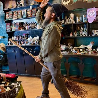 Tiddies up, we ride at dawn witches! 🧹🧙🏽✨
•
•
•
#mexoterica #witch #bruja #brujo #brujx