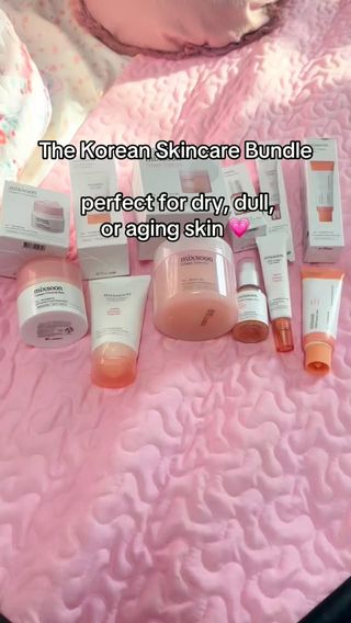 Bundle deal here https://www.tiktok.com/t/ZP8x6AJ9V/
Shop Mixsoon on Amazon https://amzlink.to/az0OSbaTnWoVW

Comment SHOP PLEASE for bundle deal links - over 40% off today! 

Finally a Korean Skincare Bundle that specifically targets mature or aging skin. I the order to use them in
Cleansing Balm (if makeup/SPF)
2. Gel Cleanser
3. Toner Pads
4. Serum
5. Eye Serum
6. Cream

@mixsoon_usa