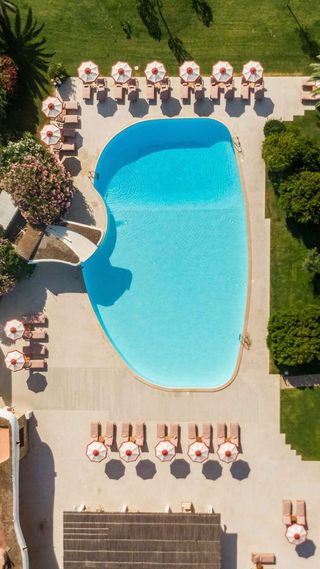 @ismolasresort offers a rare kind of slow-luxury escape where every detail, from architecture to cuisine, is designed to slow time and reconnect you with #Sardinia.

Find out more. Link in bio.