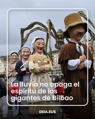 📸 Si algo ha demostrado la Comparsa Ondalan de Deusto en Bilbao Basque Fest es que ni la lluvia puede detener su magia. Tras una primera parte de la mañana en la que han conseguido bailar en la explanada del Guggenheim y bajo los ojos de Maman, un nuevo chaparrón ha obligado a los gigantes a buscar refugio inmediato bajo el puente de La Salve, donde cientos de personas han aprovechado para fotografiarlos.

📲 Toda la información, en nuestra edición digital

#bilbao #basquefest #semanasanta