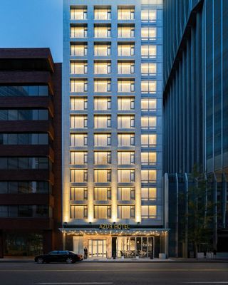 Word on the street is that new kid on the block, AZUR Legacy Collection Hotel, is shaking things up in Downtown Vancouver’s otherwise corporate hospitality scene. Yes, it has a buzzy rooftop bar. And sure, it’s close to the city’s main sites. But is the hotel itself OutThere? Only one way to find out…
.
Link in bio