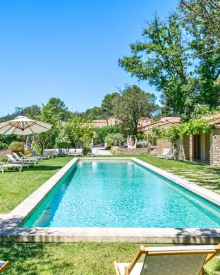 Perfectly positioned in the Golden Triangle with secluded luxury amongst lavender fields — your seven-bedroom estate at Mas des Constellations. ⭐🌿
📍 Ménerbes · Luberon · Provence

This superb 750-square-meter property sleeps 14 across seven ensuite bedrooms. Nestled in a secured estate surrounded by lavender fields and olive trees, the mas offers breathtaking views of the Luberon. Inside, discover a beautiful mix of Provençal tradition and modern comforts with two gorgeous living areas and a professional kitchen, all opening onto garden and countryside views. Air-conditioning in all upstairs bedrooms, underfloor cooling on the ground floor.

Multiple terraces host a variety of Provençal trees and plants with small pathways throughout this enchanting property. The heated pool is encircled by mature trees with shady and grassy areas providing ample space to relax or for children to play. Pool house and summer kitchen perfect for large social gatherings.

Within a five-minute drive to the beautiful village of Ménerbes, with Gordes, Goult, and Bonnieux on the doorstep. The best of both worlds: secluded luxury in the heart of Provence.

Contact one of our Villa Rental Specialists to check availability at the link in our bio.

Weekly rates starting from €18,725.