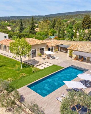 New to the Collection! A refined countryside retreat on one level, just 10 minutes from iconic Gordes — discover Villa du Colibri. 🦜✨
📍 Gordes · Near Cabrières · Luberon · Provence

This beautifully appointed 235-square-meter villa sleeps 10 across five elegant ensuite bedrooms. Entirely on one level, generous open-plan living spaces flow seamlessly onto the garden through large French windows. A fully equipped kitchen, stylish dining area, and welcoming lounge provide the perfect setting for relaxed gatherings and warm summer evenings.

Surrounded by landscaped grounds, the property features a superb swimming pool, pool house, and shaded terrace designed for both relaxation and entertaining. Whether enjoying a leisurely breakfast in the shade, an afternoon by the pool, or a game of pétanque at sunset, every moment embodies the Provençal art de vivre. A well-maintained tennis court is available just a short stroll away.

Set in a peaceful setting within walking distance of Cabrières and its local shops, with easy reach of the region's most sought-after destinations. Contemporary elegance meets timeless charm.

Contact one of our Villa Rental Specialists to check availability:
https://my.onlyprovence.com/s/property?name=COLIBRI

Weekly rates starting from €6,500.