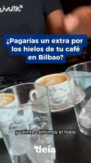 🧊 La picaresca y la sorpresa se mezclan en la barra cuando llega la factura ¿El motivo? Mientras que algunos locales  de Bilbao mantienen el coste cero para este servicio, un número creciente de establecimientos ha empezado a cobrar una cantidad extra por esos cubitos que enfrían la consumición

✍️ @kooldooo 🎥 @mikelmr19 
📲 Toda la información en nuestra edición digital
💬Os leemos en los comentarios ⬇️
