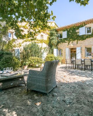 At the end of a winding dirt track among vineyards and behind a lavender field — your peaceful stone retreat at Mas d'Oppède. 🍇💜
📍 Ménerbes · Luberon · Provence

This large renovated stone farm sleeps eight across four ensuite bedrooms. Clean, bright, and cozy interiors defy expectations from the stony authenticity outside. Two air-conditioned bedrooms on the ground floor plus master on the first floor, all with ensuite bathrooms.

Set in a very quiet and peaceful place, views extend to the Luberon hills and Alpilles. Large terraces on different sides of the house are perfect for breakfasts, lunches, aperitifs, or dinners in sun or shade.

A pretty 20-minute walk to the local village of Oppède. Close to famous Ménerbes and Oppède le Vieux, with Coustellet shopping center less than five minutes away.

Contact one of our Villa Rental Specialists to check availability at the link in our bio.

Weekly rates starting from €4,575.