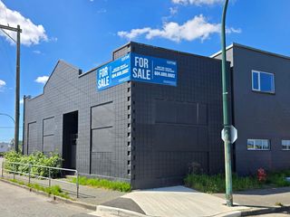 A rare corner industrial opportunity in the heart of Strathcona.

This 2,600 SF building offers grade-level loading, high ceilings, rear parking, and an approved commissary kitchen concept — creating immediate potential for food production, ghost kitchen, or creative industrial users.

Positioned in one of Vancouver’s fastest-growing neighbourhoods, surrounded by cafés, breweries, and new development. Tap the link in bio to learn more.
