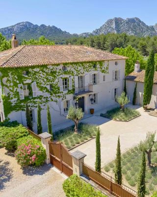 One of the most beautiful renovations in the Alpilles, surrounded by vineyards with organic vines — discover Bastide de Coussoul. 🍇🏔️
📍 Eygalières · Near Saint-Rémy-de-Provence · Alpilles · Provence
🗓️ Limited 2026 availability. Now booking 2027.

This gorgeous bastide sleeps 12 across seven bedrooms in a tasteful restoration offering plenty of space, shade, and vast terraces. Large manicured child-friendly gardens with stunning Alpilles views. Inside, chic cozy couches, two wonderful sitting areas, fireplace, and fantastic new kitchen. The ground floor is dedicated fully to communal spaces.

Second floor features master bedroom plus three beautiful bedrooms. Third floor has large ensuite bedroom with two additional bedrooms sharing one bathroom. Air-conditioning in all bedrooms, floor cooling-heating system on ground floor.

Walk through the property's organic vines, lounge poolside, or enjoy meals around one of many dining tables. Day trips for local wine or olive oil tasting, biking along flat paths, or hiking in the rugged Alpilles or Luberon.

Contact one of our Villa Rental Specialists to check availability:
https://my.onlyprovence.com/s/property?name=COUSSOUL

Weekly rates starting from €10,100.