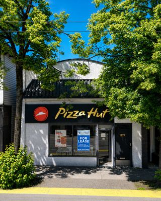 FOR LEASE // 1829 W 4th Avenue // 1,500 SF

West 4th has long been one of Vancouver's favourite streets to shop, stroll, and dine.

Now, a fully improved restaurant space is ready for its next chapter. With the infrastructure already in place, the focus can shift from construction to creating a destination people return to again and again.
