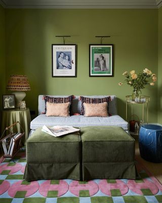 The curtain rises on Beaverbrook’s second act, and it’s every bit the showstopper. With its flamboyant suites inspired by London’s theatres and enviable address on Sloane Street, Beaverbrook Town House is a stage set for the modern dandy. 
.
Link in bio