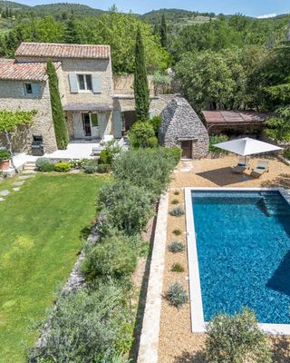 A tastefully renovated villa with a stunning garden and heated pool, a 10-minute walk from a village with bakery and bistro — your luxury Luberon escape at Mas des Mésanges. 🌳
📍 Cabrières-d'Avignon · Luberon · Provence

This fully restored property sleeps six across three ensuite bedrooms, air-conditioned throughout with high-quality furnishings and refined decoration. The ground floor features a bright, cozy living room, well-equipped kitchen, and an ensuite bedroom opening onto a large terrace. Upstairs, two further ensuite bedrooms, one with a private terrace offering its own views.

The stunning landscaped garden has several types of trees, lush lawn, and an inviting heated pool. Comfortable sun beds beckon, while a shaded terrace sets the scene for al fresco dining. Walk to the local village for bakery, butcher, grocer, and restaurant, with Gordes, Roussillon, and Goult an easy drive away.

Contact one of our Villa Rental Specialists to check availability at the link in our bio.

Weekly rates starting from €4,900.