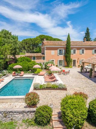Escape to Mas des Traditions, a luxury villa in an impeccably restored historic Bastide with valley views, set between Bonnieux, Goult, and Roussillon. 🏛️🌄
📍 Bonnieux · Luberon · Provence

This large, elegant villa sleeps 10 across five air-conditioned bedrooms, all upstairs, including an oversize master, each with high-end finishes and bedding. Old materials were used throughout the renovation to honor the past while keeping a fresh, clean ambiance. The ground floor is bright and airy, with a formal entryway, oversize living room with fantastic large fireplace, kitchen, dining room, and a less formal living room with large TV.

The outdoors were made for summer living: large covered living and dining areas with a summer kitchen overlooking the pool, framed by traditional cobblestone and amazing views over the valley. Walking distance to a 5-star hotel with two restaurants, and a short drive to the hilltop stone villages that made the Luberon famous.

Contact one of our Villa Rental Specialists to check availability at the link in our bio.

Weekly rates starting from €6,350.
