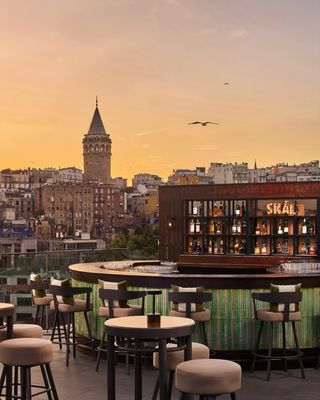 Location, location, location: a real estate mantra repeated ad infinitum, it finds fertile ground at JW Marriott Istanbul Bosphorus. The Karaköy hotel lands guests in the thick of one of the world’s most dynamic cities, surrounded by the latest museums and hipster bars. 
.
Link in bio