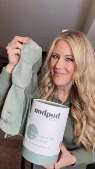💤Comment “sleep” for the links!! 

Here are some of my favorite sleeping products that I swear by!  I quite literally can’t sleep without my Nodpod weighted eye mask.

#amazon #nodpod #sleepmask #deepsleep #amazonfinds