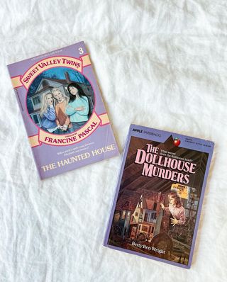 lol me buying a bunch of joan didion to take on vacation when I know I’m going to read 80s teen paperbacks the entire damn time 🤓👻😇👻😎