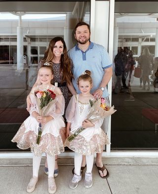 this guy deserves a lot of shout outs generally but this week especially bc we’re going on family vacation in the ozarks and he planned the whole thing AND kept it a surprise from all of us until the last minute 👏🏻 👏🏻 👏🏻 we’re headed up there today, get ready for some solid lake spam 🛶🛶🐟🐟 ps yes yes I will say hi to marty byrde for you (not one but two jason bateman jokes there! where my zootopia fans at, you are welcome lol)