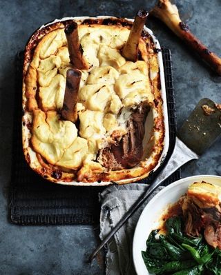 LAMB SHANK SHEPHERD’S PIE WITH PARSNIP AND CAULIFLOWER MASH​​​​​​​​
​​​​​​​​
The mere mention of lamb shanks has me salivating, and long, slow cooking of this tasty cut makes for the perfect pie ﬁlling. Top with this keto-friendly mash and you have the ultimate winter comfort food. ​​​​​​​​
​​​​​​​​
All of our mouthwatering recipes include serving sizes, prep & cook time with tips & tricks to help you cook up the perfect, healthy meal every time👌🏼​​​​​​​​
Share these recipes with your loved ones and tag #evolvenetworktv with your creative takes on Pete’s classics 👨‍🍳 ​​​​​​​​
​​​​​​​​
Find this delicious recipe amongst plenty of others in full on the Evolve Network app or at evolvenetwork.tv ✨​​​​​​​​
​​​​​​​​
Recipe 📝​​​​​​​​
https://evolvenetwork.tv/recipe/lamb-shank-shepherd-s-pie-with-parsnip-and-cauliflower-mash​​​​​​​​
​​​​​​​​
Links in bio 📲​​​​​​​​
​​​​​​​​
#recipe #cook #meal #prep #keto #paleo #budget #plan #vegetarian #plantbased #health #vibrant #heal #foodie #yum #nutrients #instafood #evolve #evolvenetwork #recipies #cooking #mkr #peteevans #chef #australia #inthekitchen #mealprep #itunes #podcast