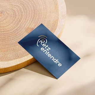 Retour sur la création du logotype pour une audioprothésiste basée sur la région #paysderetz #pornic.
.
Un logo intelligent qui évoque la proximité de service, l’écoute et le professionnalisme de Retz entendre. 

#audioprothésiste #logotype #cartedevisite #pornicmaville #pornicagglopaysderetz #paysderetzentrepreneurs #paysderetzindépendant #identitevisuelle #branddesign #studiographique #studiographiquenantes #freelancing #workday #logodaily #logomaker #logooftheday #logoconcept #bluelogo #bleumarine #graphistefreelance #logotypedesign #graphicdesign #communication #logoplace #logopassion #logofolio