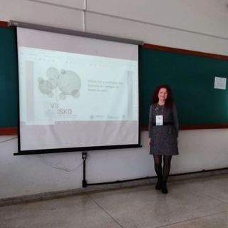 Hoje de manhã, a Profa. Dra. Rita do Carmo Ferreira Laipelt (@rlaipelt) apresentou o trabalho "Thesa 2.0: a interação dos tesauros em tempos de dados lincados", da autoria de Rita do Carmo Ferreira Laipelt e Rene F. Gabriel Junior.