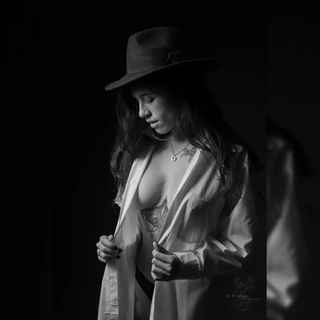 Spurt of the moment photoshoot the other day in West Virginia..

Currently scheduling In PA/NJ/NYC/MD/WV as a model, photographer, or rigger.

Things for my business have changed recently with the relocation of my wifey. She now lives with me, therefore cutting my work load in 1/2 and giving us the ability to work together as a team to launch some of these projects I've been talking about forever.

Step 1, we are available for booking together or we can shoot your custom set for you! (She's a photographer as well!)
Step 2, my blog will be active as of the first of the year.
Step 3, my books are finally about ready to be released (thinking beginning of the year)
Step 4, my home studio and two dungeons are slowly coming together.
Step 5, my production company should be ready to launch by mid-year next year.

Things are about to get crazy, but I couldn't be more excited!

#lifewithemilyrose #blackandwhiteportrait #blackandwhite #blackandwhitephoto #fedora #fedorahat #hat #whiteshirt #buttonup